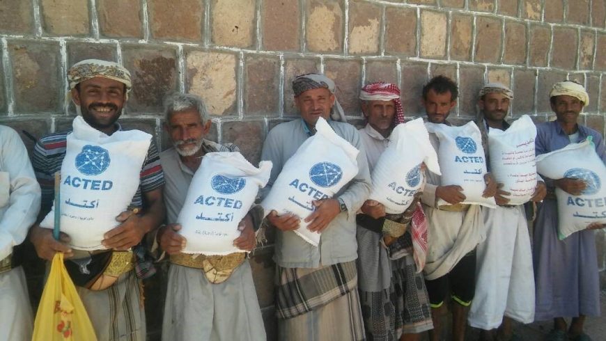 Distribution of seeds to beneficiaries in Bilad Al Ta’am