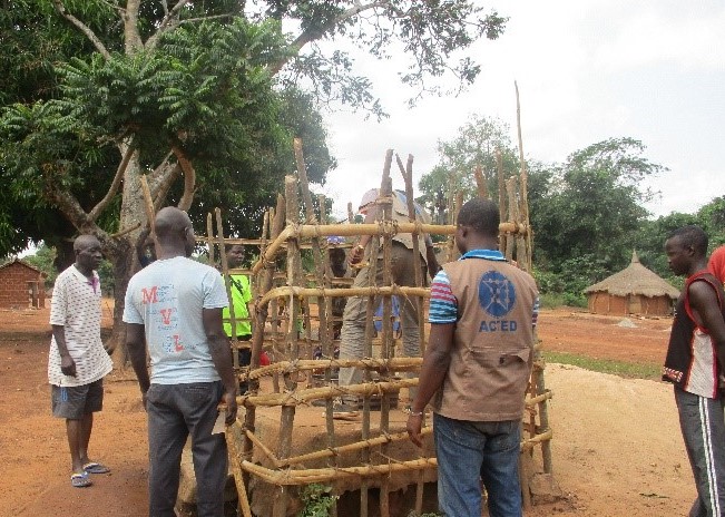 Barrière construite autour du puits traditionnel de Christophe dans le cadre de l’agenda PAF – Photo prise par ACTED, 2019, projet financé par le Fonds Humanitaire