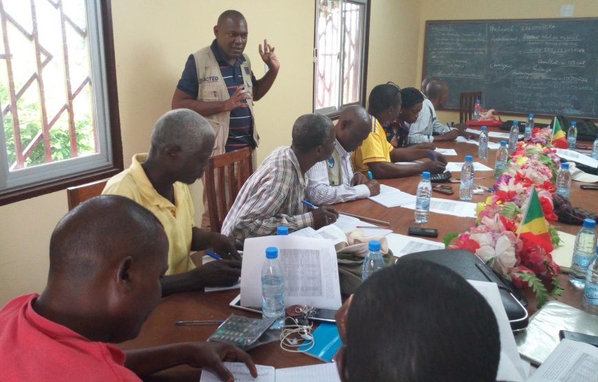 Formation des membres des institutions de microfinance à une meilleure analyse de la demande des crédits faite par les promoteurs d’initiatives économiques locales.