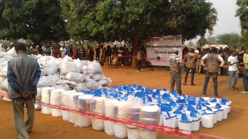 Distribution de kits de biens ménagers essentiels à 590 ménages