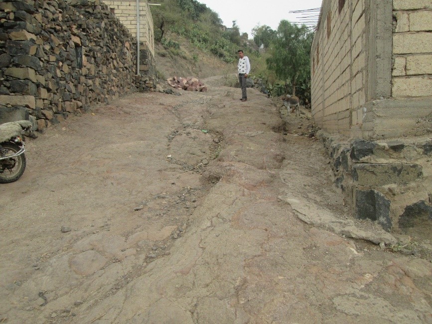 Les projets d'ACTED au Yémen ont ciblé : routes, écoles, centres de santé, infrastructures agricoles, puits peu profonds, réseaux d'eau communautaires (y compris l'eau potable) et stockage d'eau. ACTED est également active dans le déblaiement quotidien des décombres et des débris qui résultent du conflit.