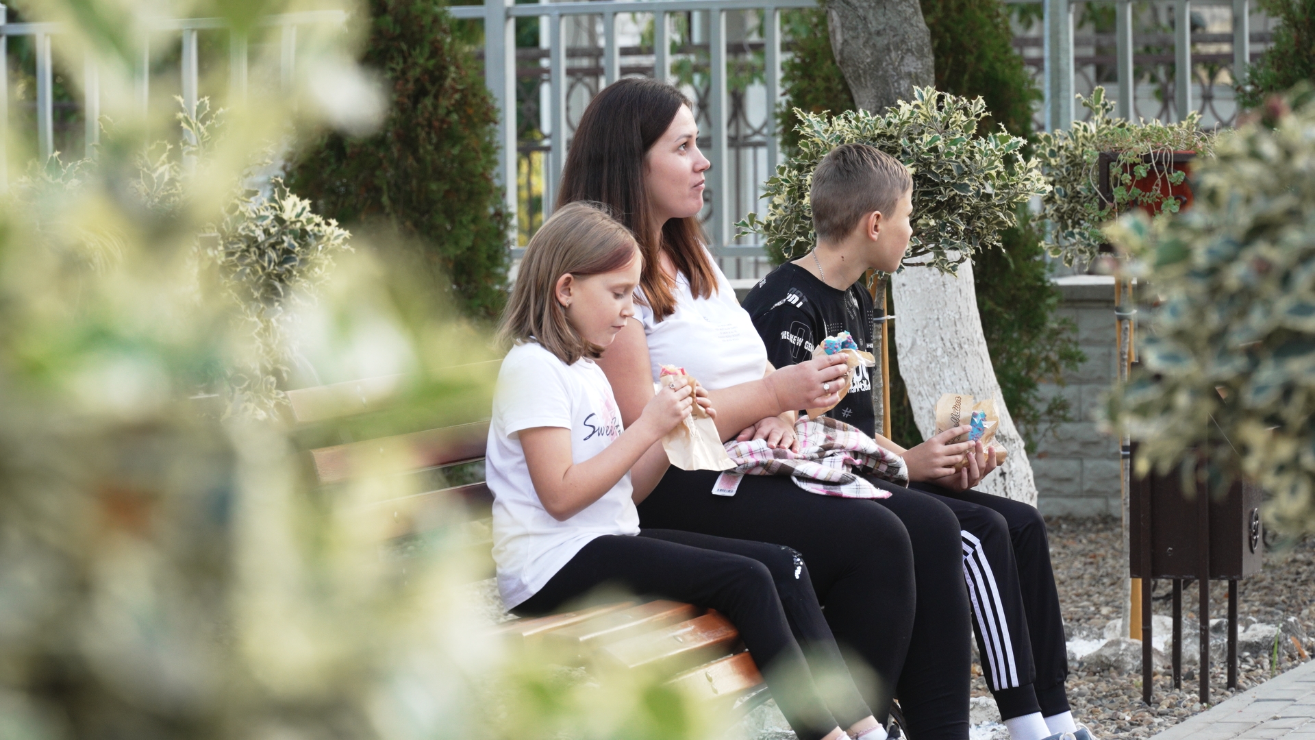 Receiving cash for rent assistance in Moldova Yulia and Andrii's Story