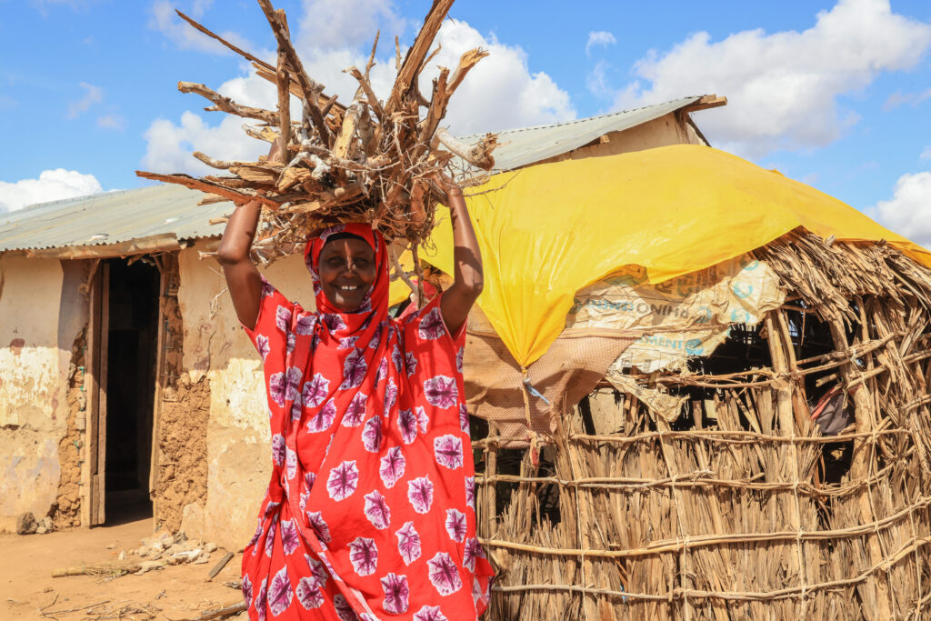 Une aide financière adaptative et pilotée localement pour les communautés touchées par des catastrophes à travers le Kenya